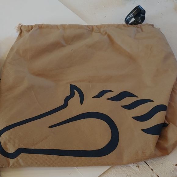 NWT - Picture 10 of 12